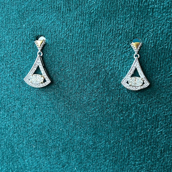 1.0‎ CT Moissanite Diamond dangle 925 STERLING silver earrings retail $599